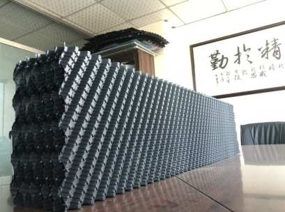 薄如紙的PVC填料居然能站65KG重量的人！